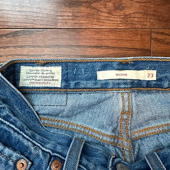 Levi’s Wedgie Denim Jeans - Picture 5 of 6